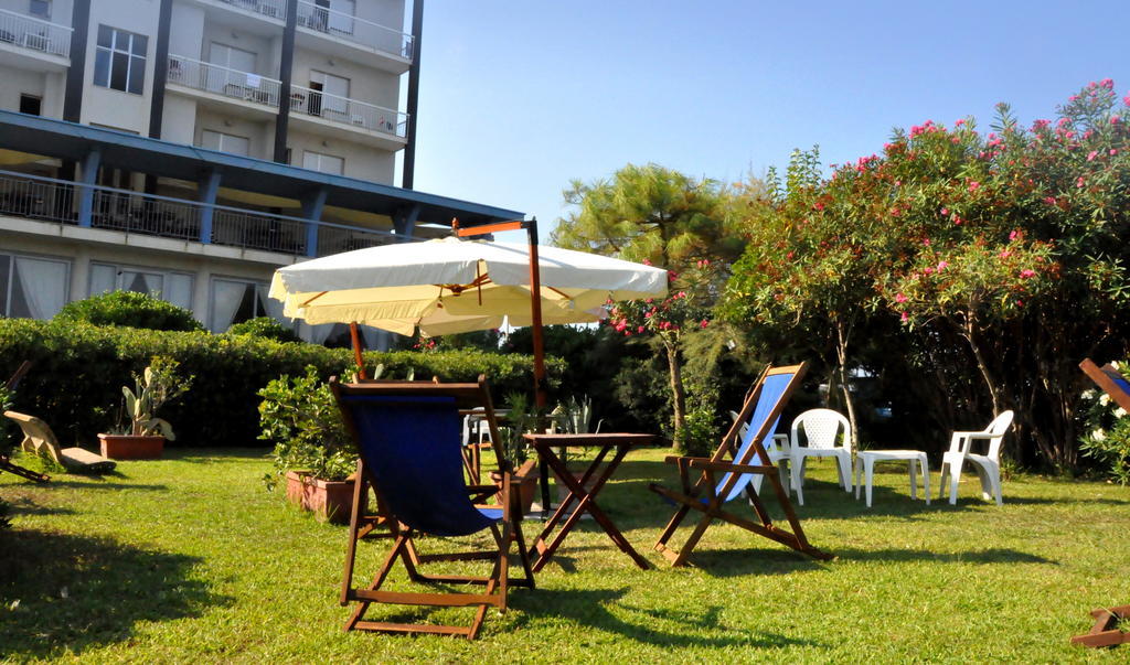 Albergo Riviera Spineta Battipaglia Exterior foto